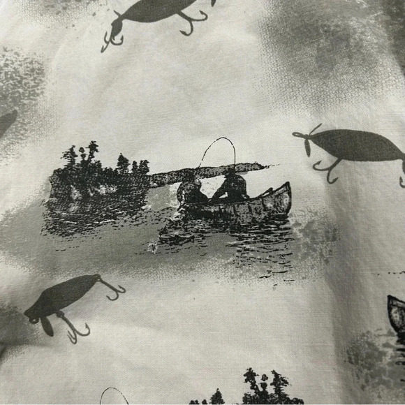Woolrich Mens L White Grey Button Down Shirt Canoe Fishing Lures Pattern‎ - Picture 5 of 8